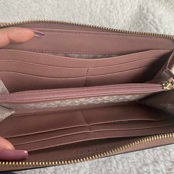 Michael Kors large jet set dusty rose wallet - Picture 5 of 5
